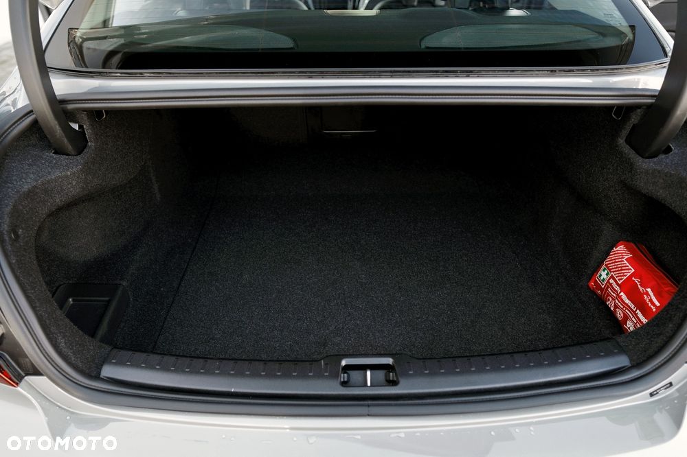 Volvo S60 B5 B Ultimate Dark - 35