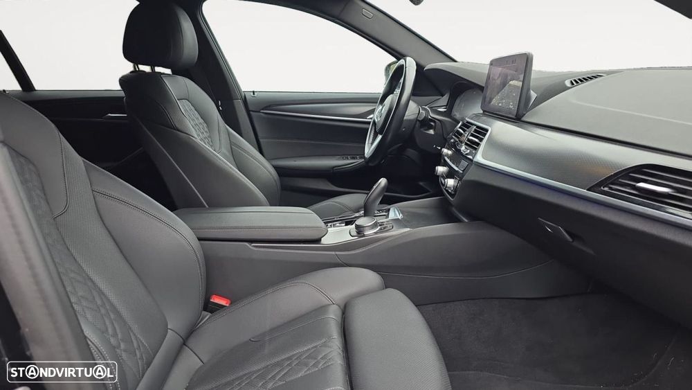 BMW 520 d Pack Desportivo M Auto - 13