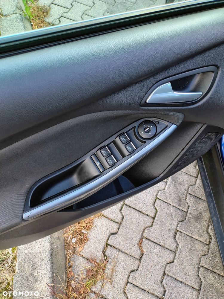 Ford Focus 1.6 Titanium - 9