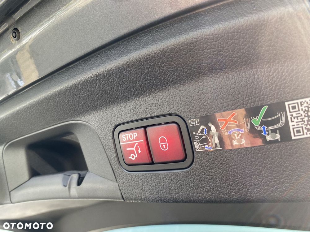 Mercedes-Benz GLE - 32