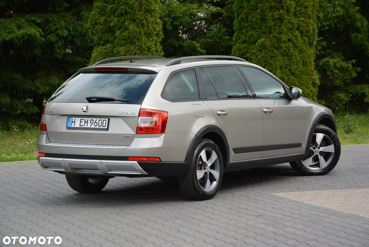 Skoda Octavia Combi 2.0 TDI 4x4 DSG Scout - 14