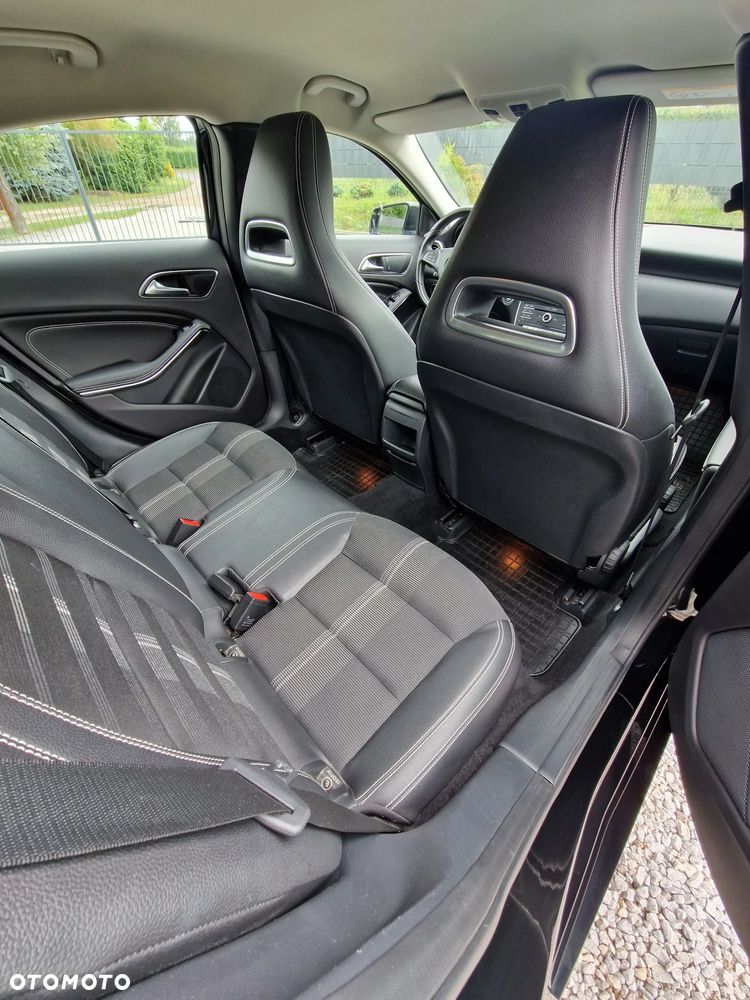 Mercedes-Benz Klasa A 180 (BlueEFFICIENCY) 7G-DCT Urban - 27