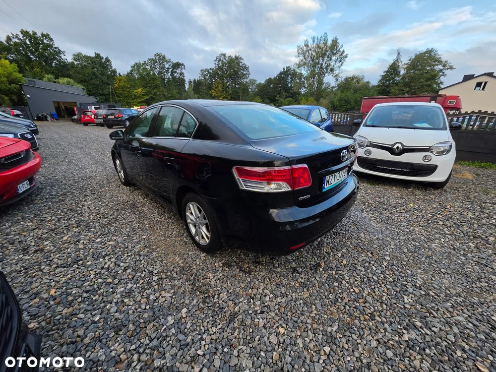 Toyota Avensis - 4