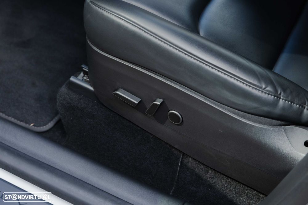 Tesla Model Y Long Range Tração Integral - 16