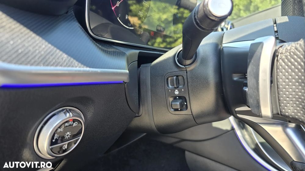 Mercedes-Benz C - 12