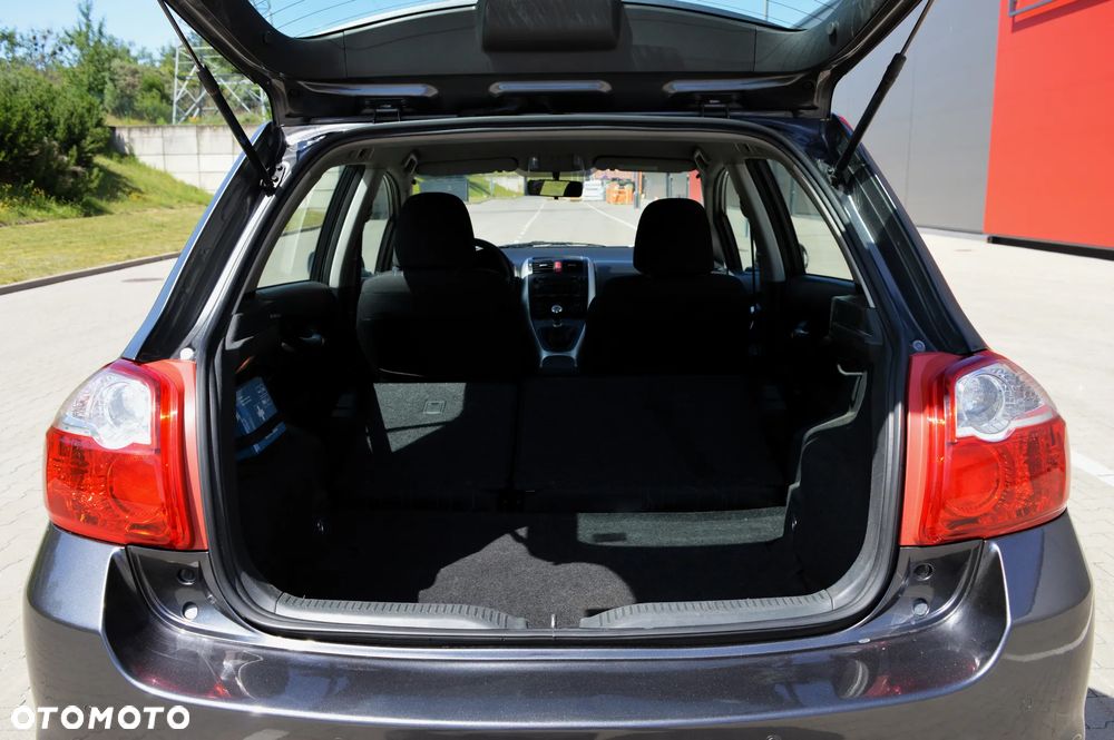 Toyota Auris 1.33 VVT-i Life Comfort - 32