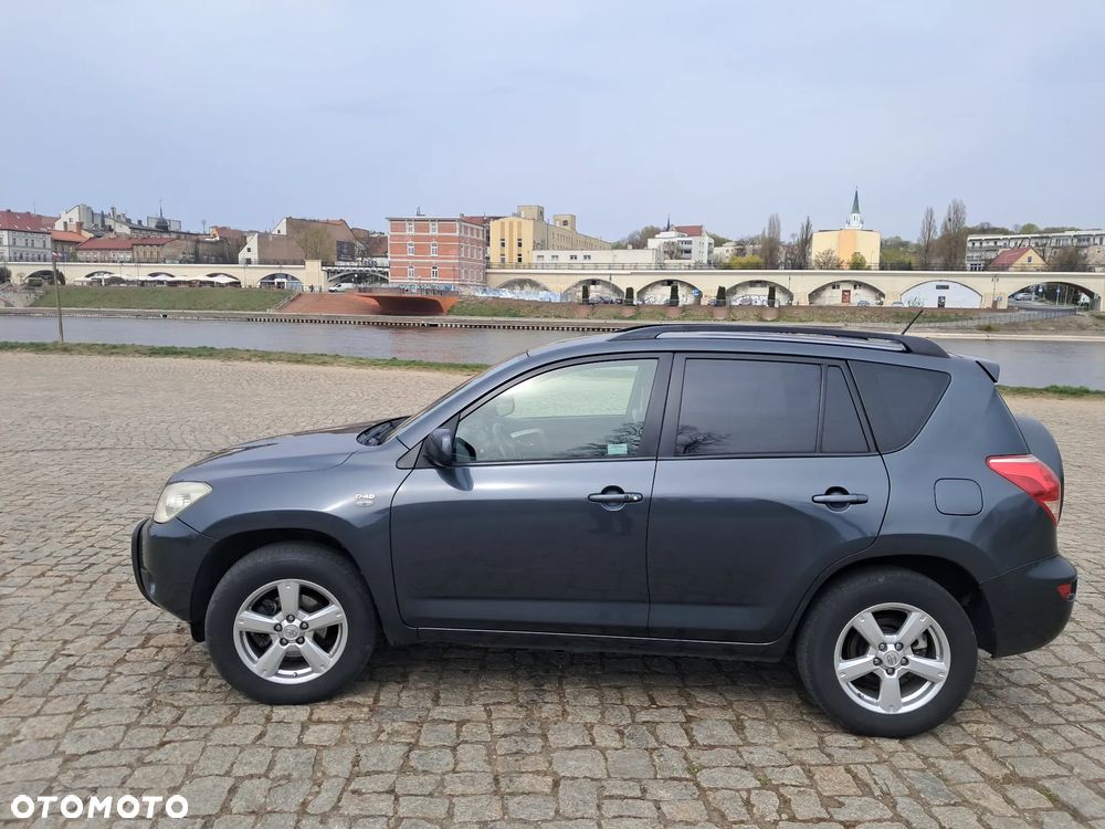 Toyota RAV4 - 2
