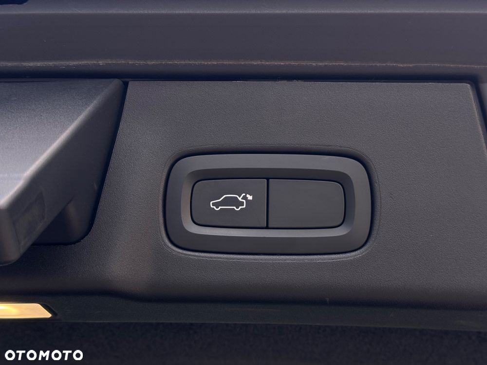 Volvo V90 D4 Momentum - 30