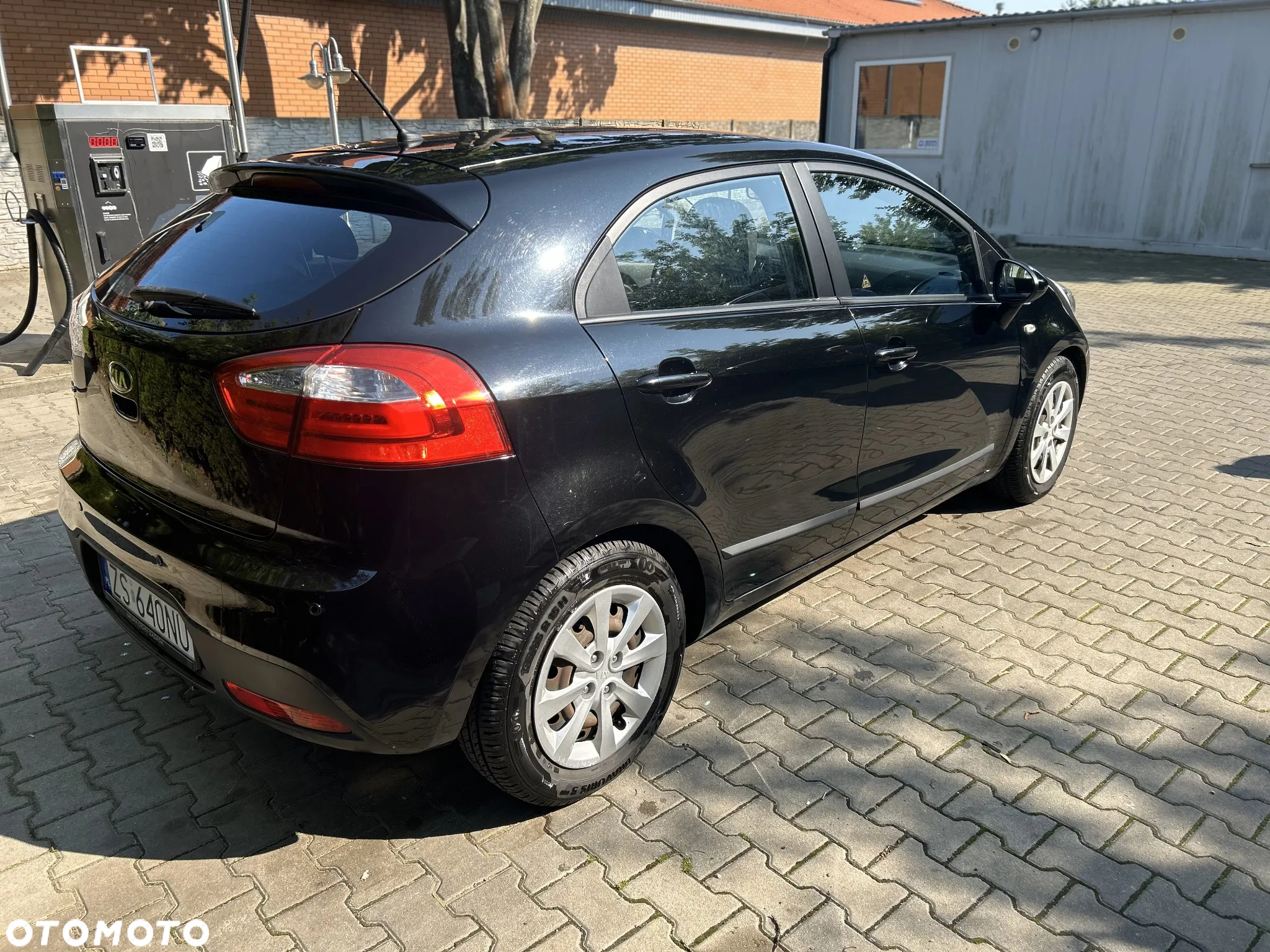 Kia Rio 1.4 L - 6