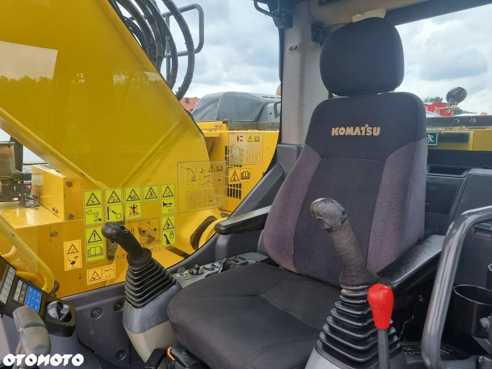 Komatsu PC228 US Compact 24 Tony 8 250 Mth - 12