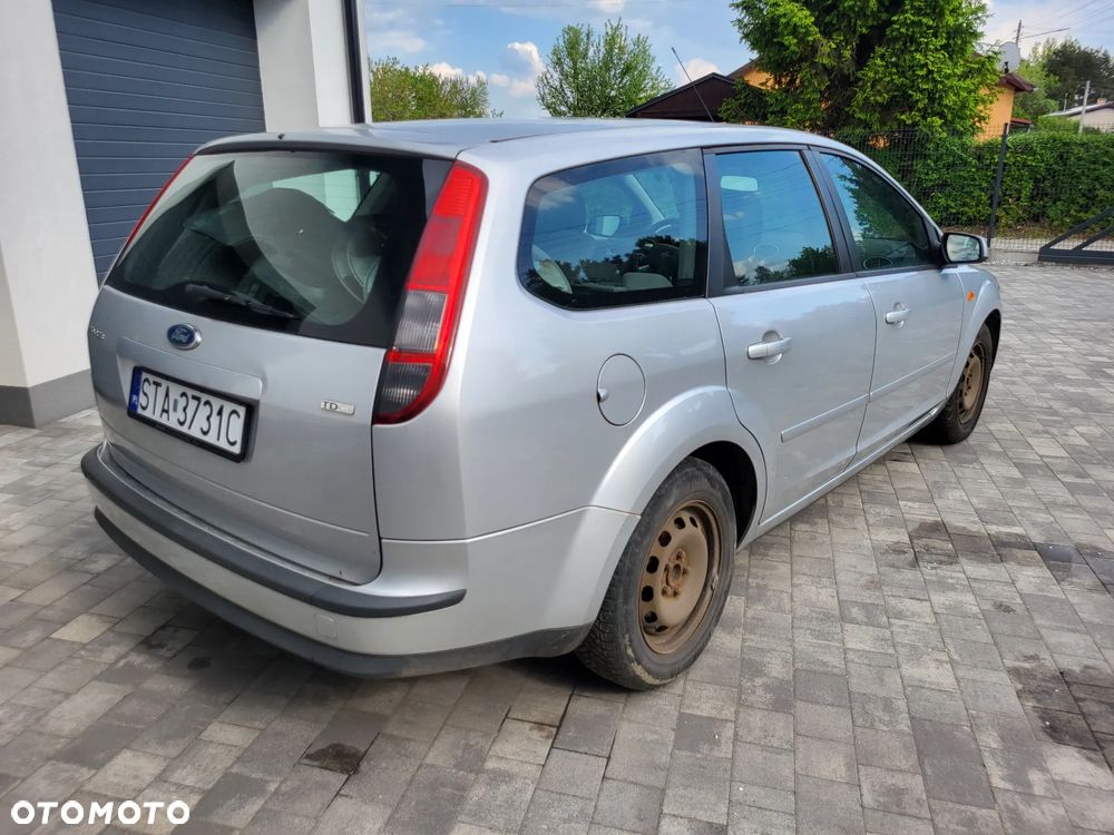 Ford Focus 1.6 TDCi Ambiente DPF - 5