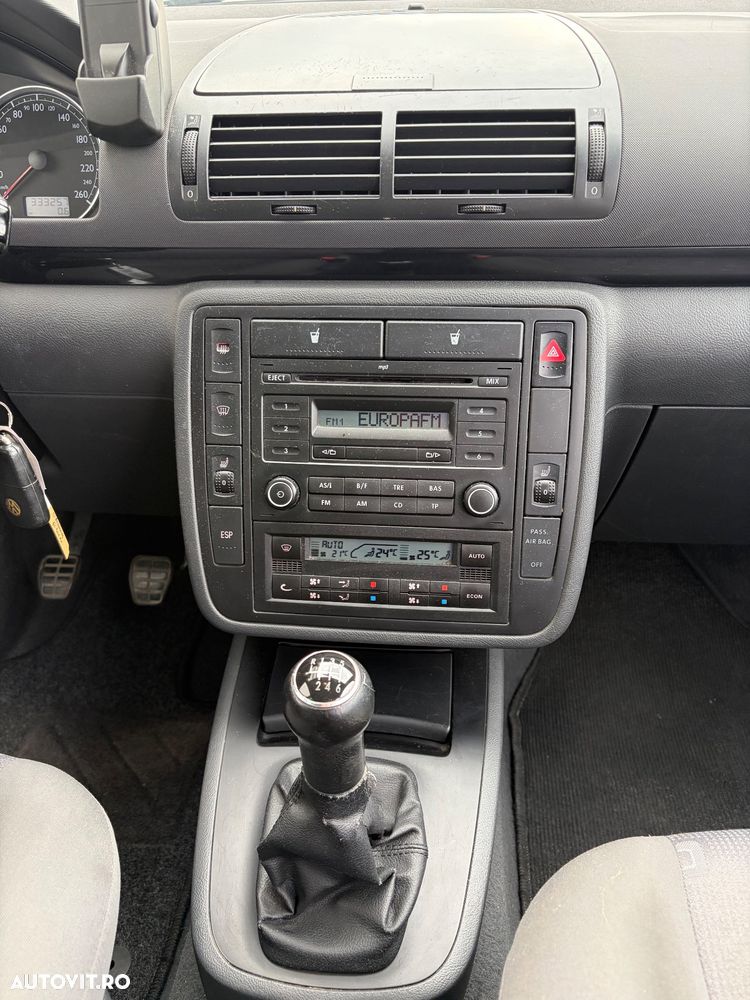 Volkswagen Sharan 2.0 TDI DPF BlueMotion Technology Trendline - 15