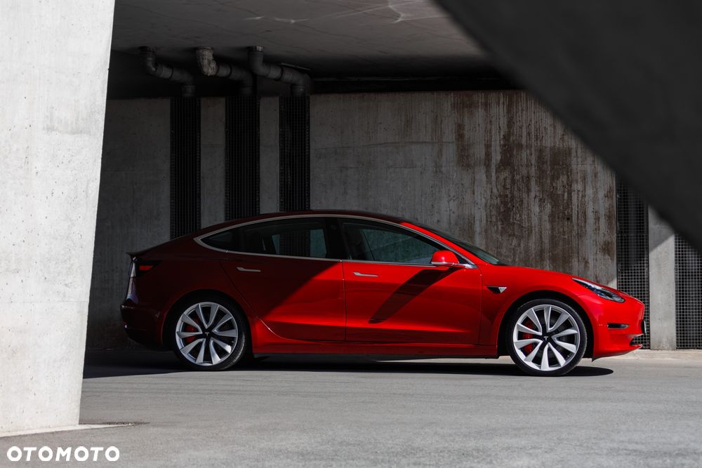 Tesla Model 3 - 7