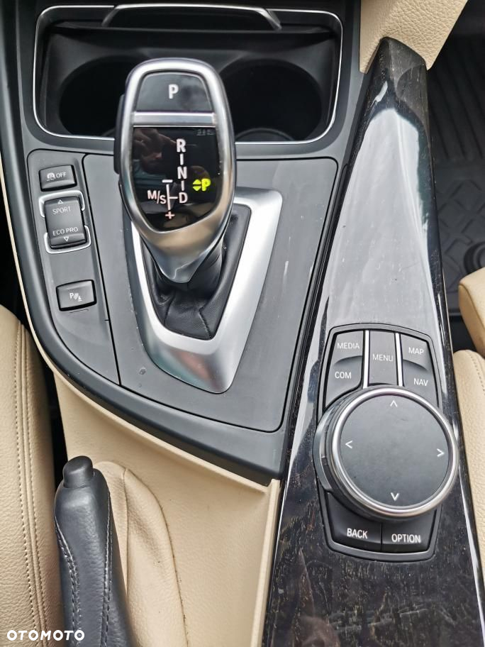BMW Seria 3 330i xDrive Luxury Line - 12