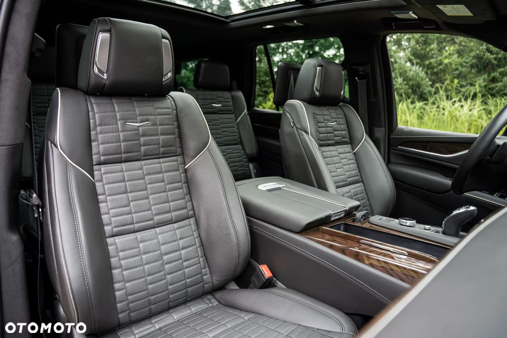 Cadillac Escalade - 25