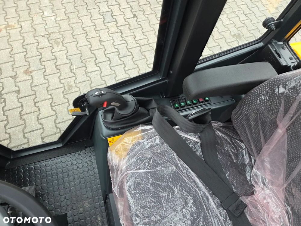 Schäffer Ładowarka Miniładowarka Schaffer 2445S - 2515kg Łyżka + Widły - 16