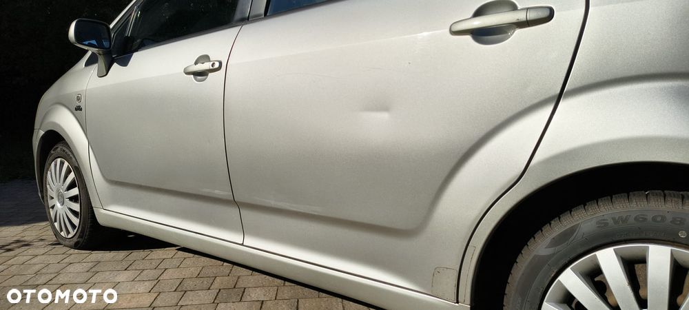 Toyota Corolla Verso 2.0 D-4D Sol - 14