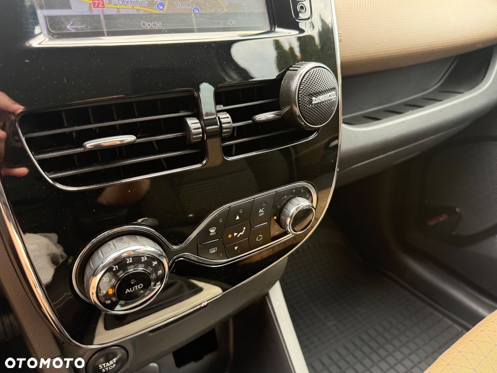 Renault Clio - 25
