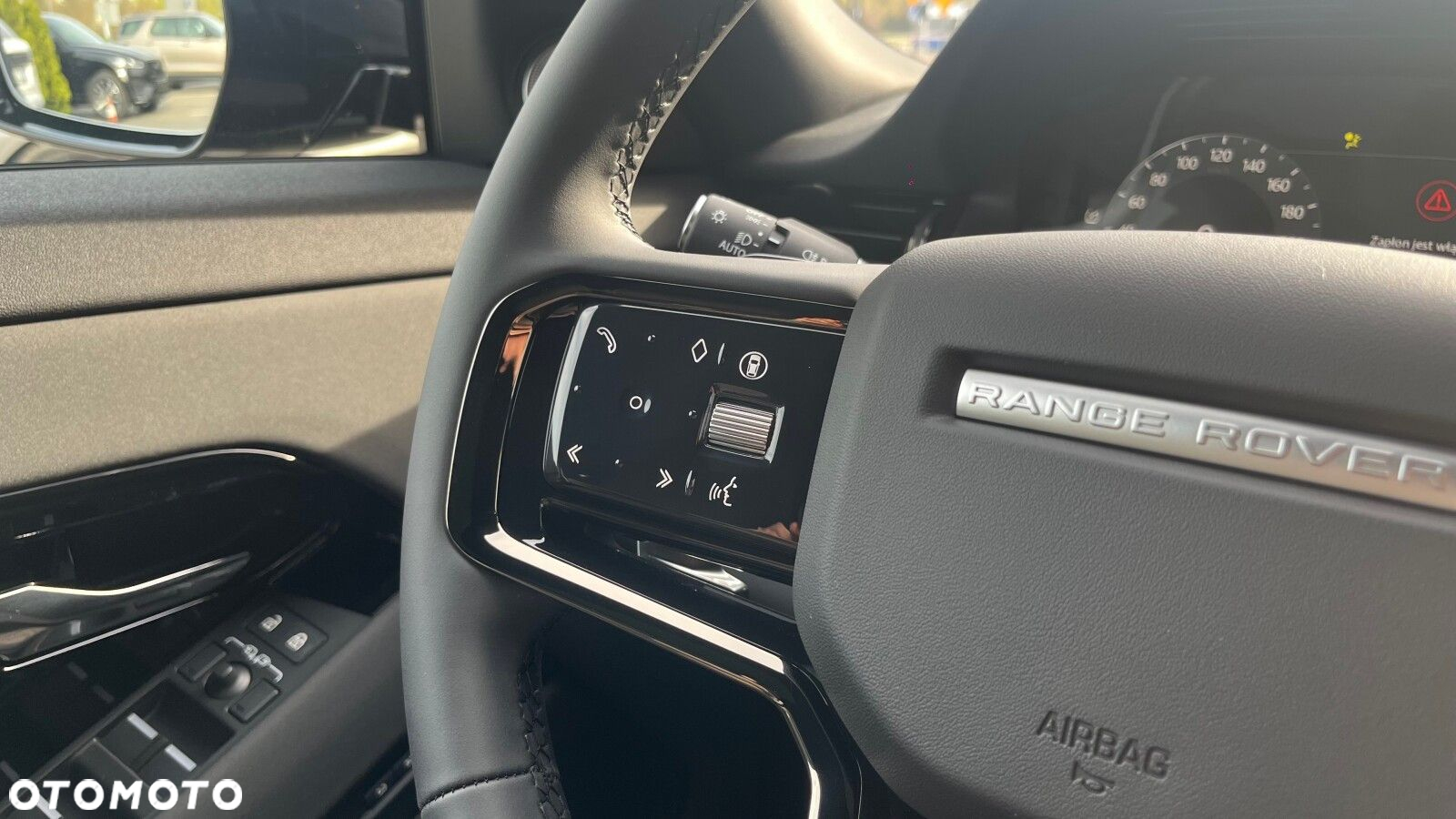 Land Rover Range Rover Evoque - 21
