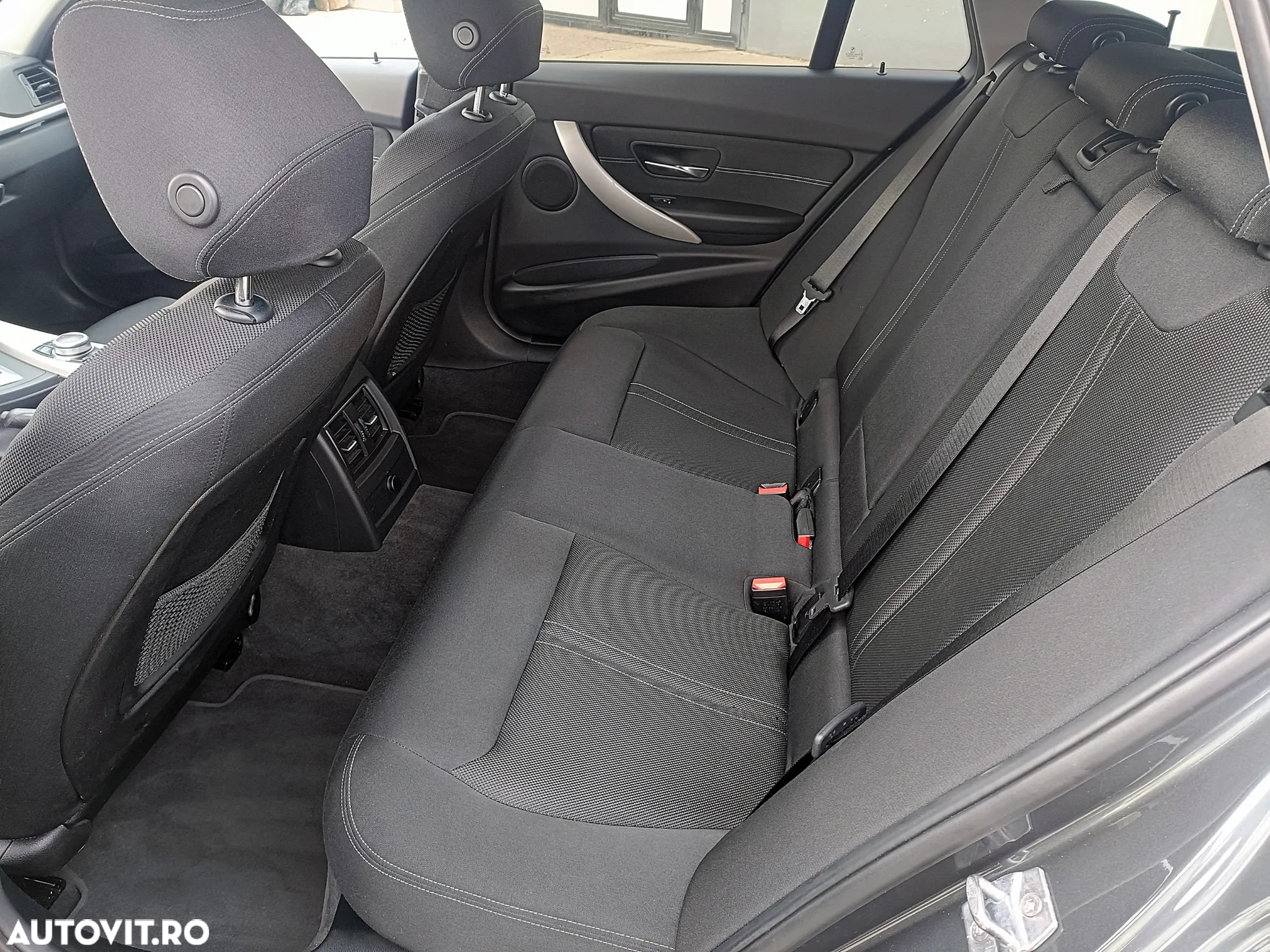 BMW Seria 3 320d Touring Aut. Sport Line - 12