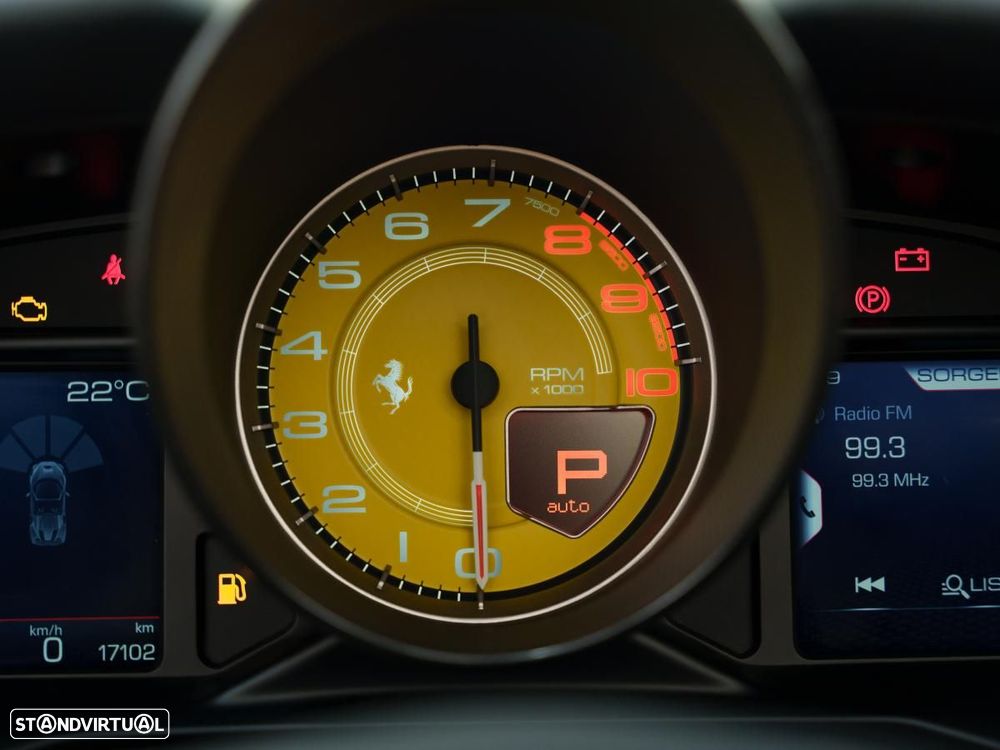 Ferrari F8 Tributo Spider - 35