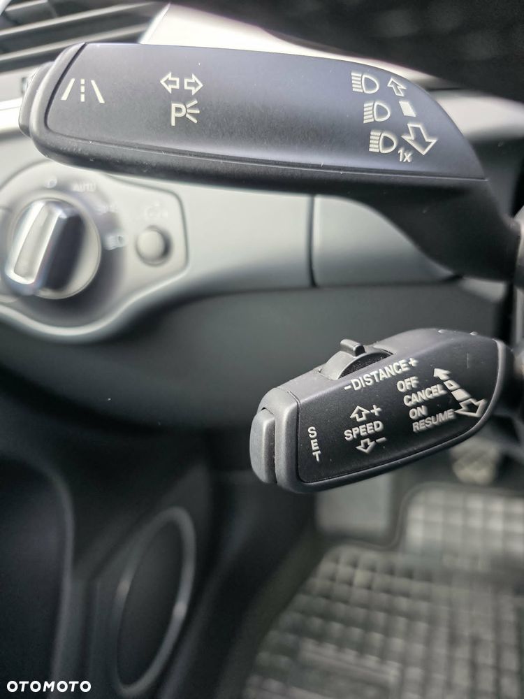 Audi A4 Avant 2.0 TDI Quattro Line - 34