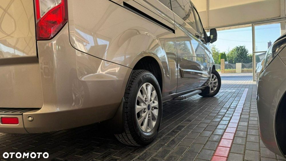 Ford Tourneo Custom - 31