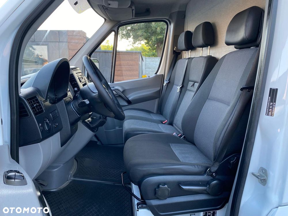 Mercedes-Benz Sprinter - 9
