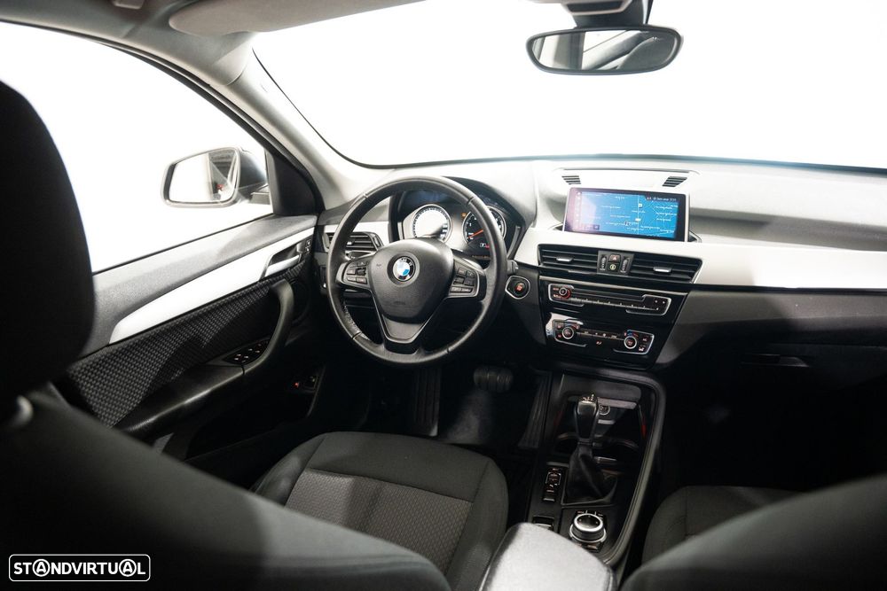 BMW X1 25 e xDrive Corporate Edition - 4