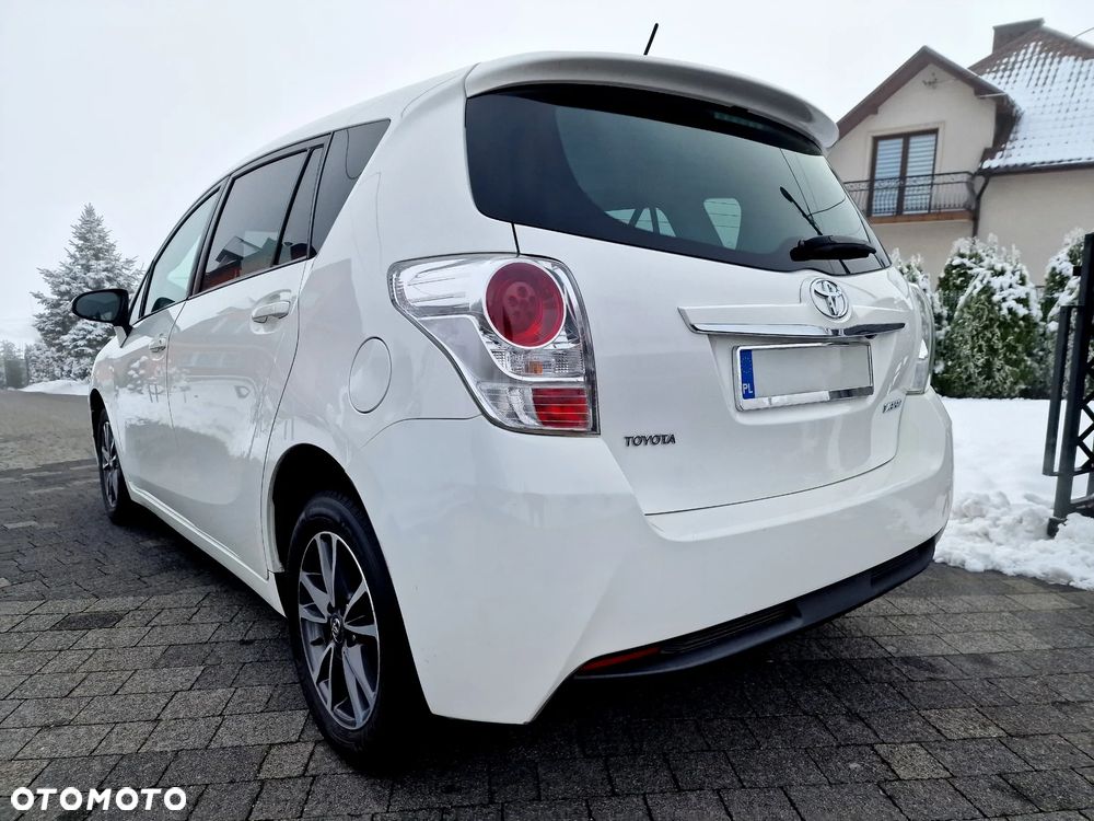 Toyota Verso 1.6 Premium - 3