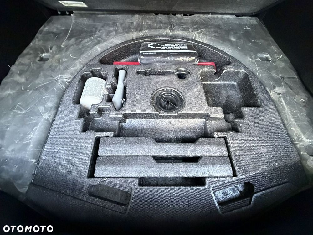 Ford Kuga - 27