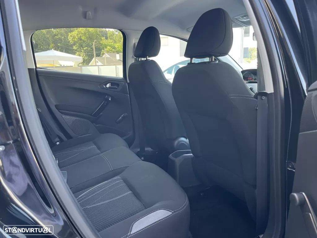 Peugeot 208 82 VTI Style - 26