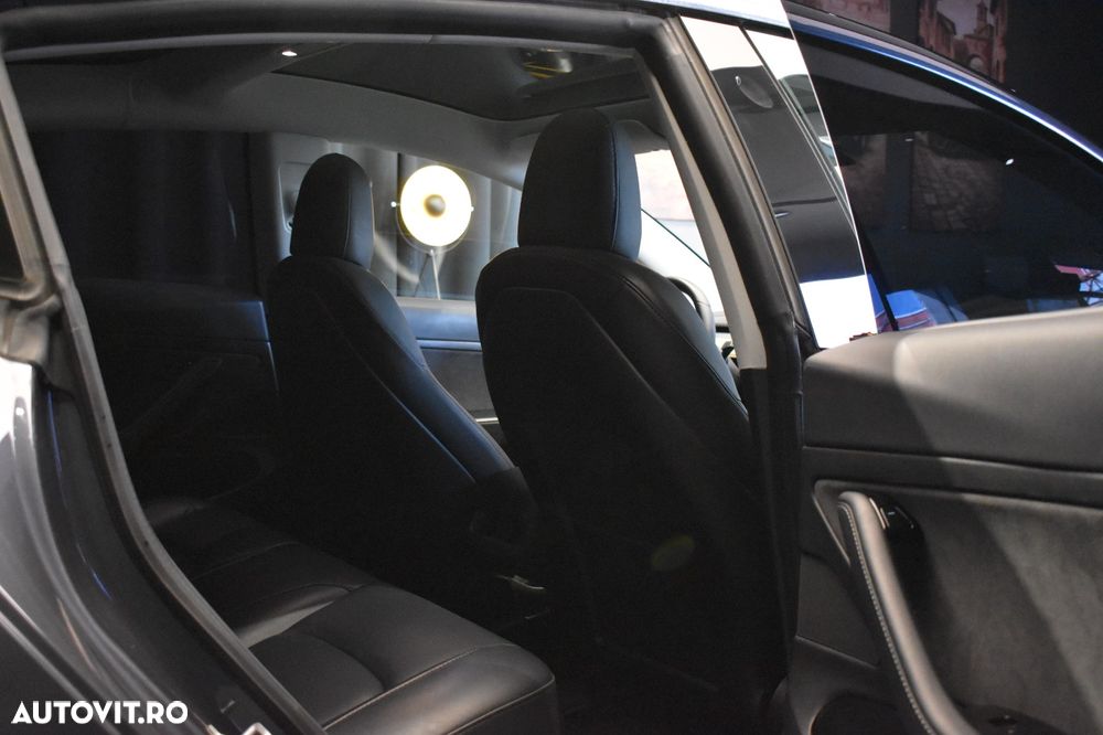 Tesla Model 3 Standard Reichweite Plus Hinterradantrieb - 11