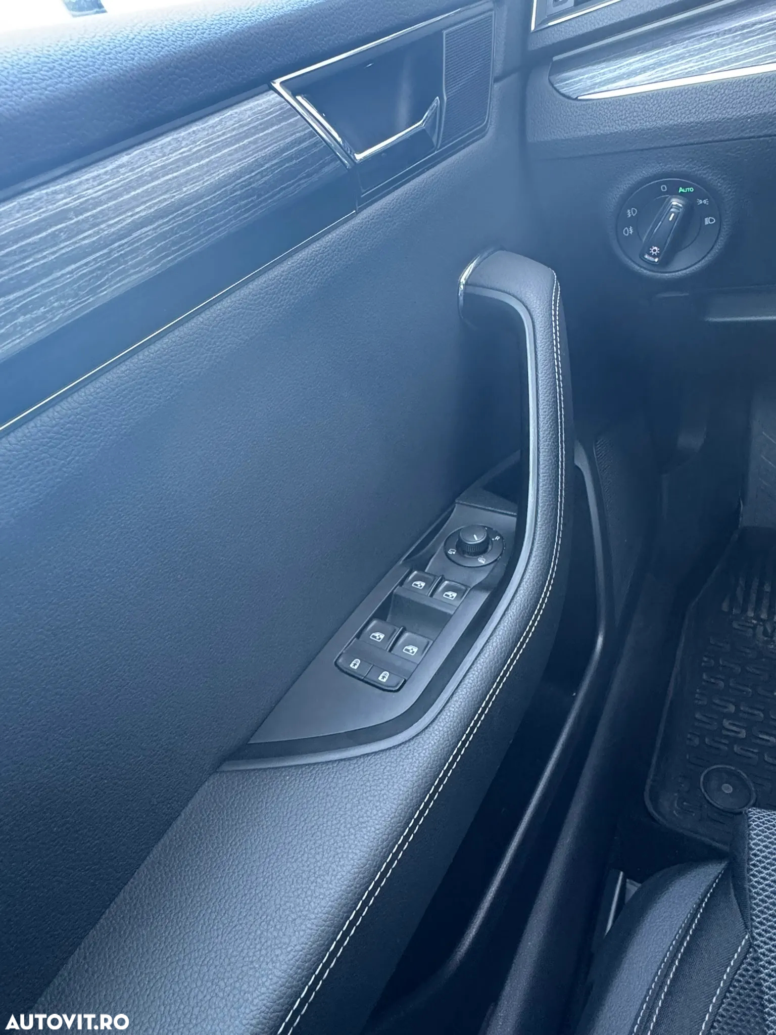 Skoda Superb 2.0 TDI Style - 20