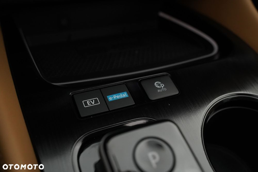 Nissan X-Trail 1.5 VC-T e-POWER Tekna e-4ORCE 7os - 17