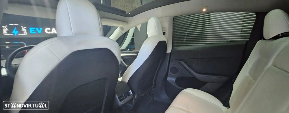 Tesla Model Y Long Range Dual Motor AWD - 18