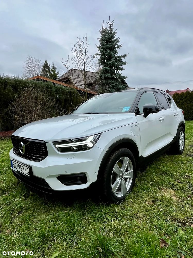 Volvo XC 40 T5 Plug-In Hybrid R-Design - 1