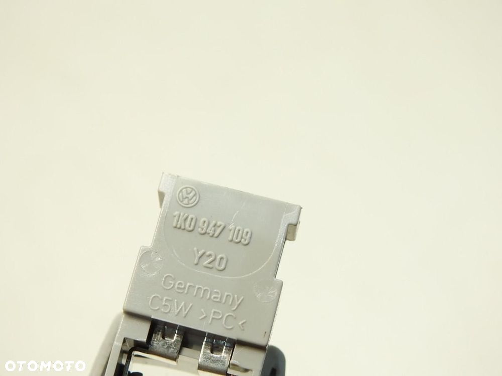 LAMPKA LAMPKI OŚWIETLENIE KABINY SKODA SUPERB II 1K0947109 - 7