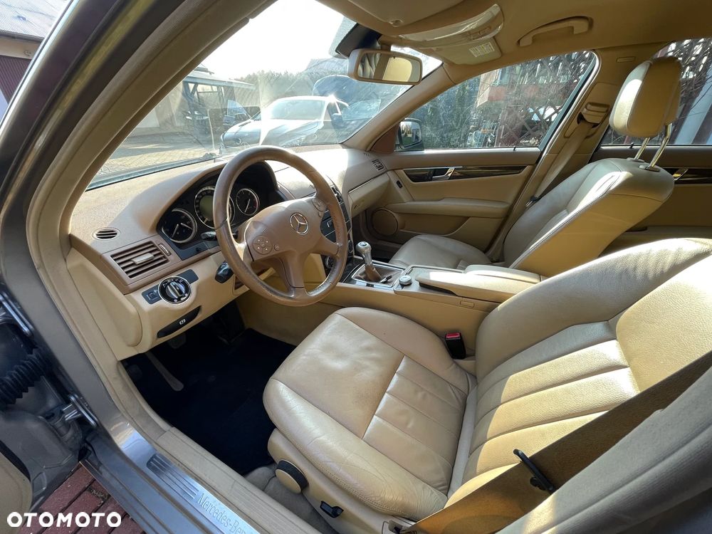 Mercedes-Benz Klasa C 200 CDI Elegance - 24