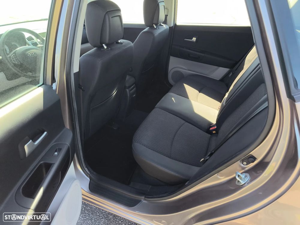 Kia Ceed 1.4 CVVT EX ISG - 27