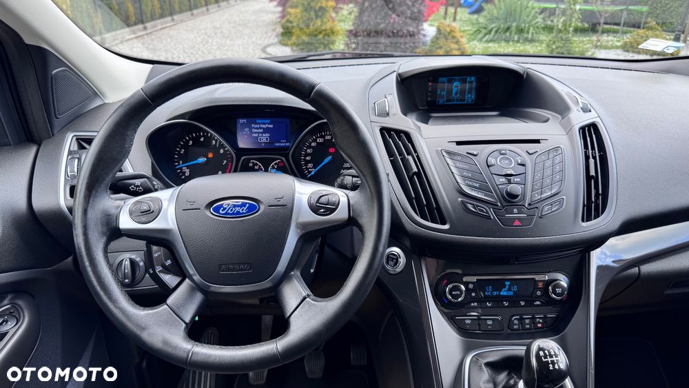 Ford Kuga 1.6 EcoBoost 2x4 Trend - 23
