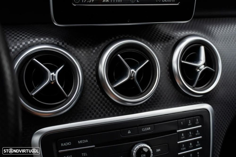 Mercedes-Benz A 180 d Style Plus Aut. - 24