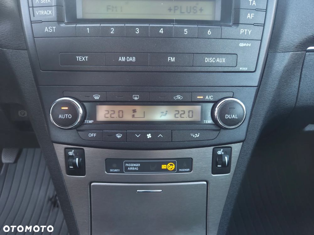 Toyota Avensis 1.8 Active - 22