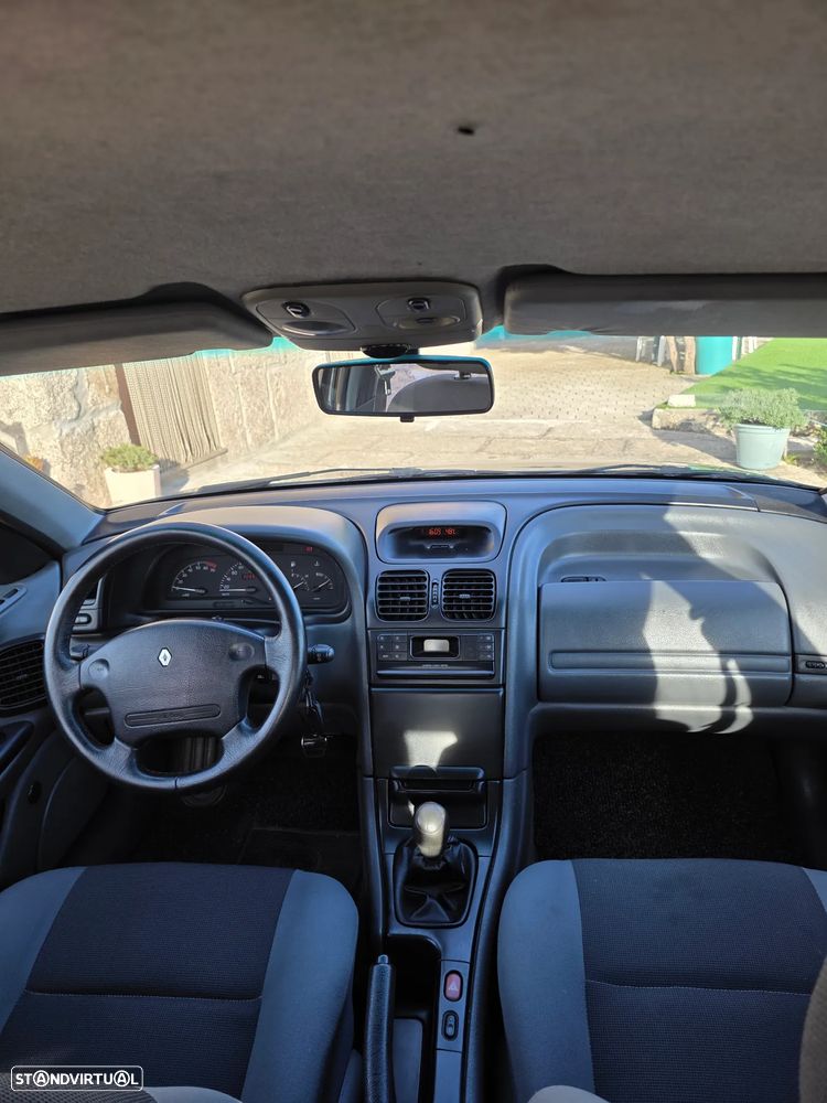 Renault Laguna - 7