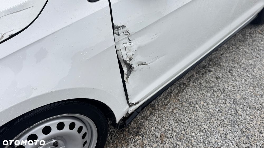 Volkswagen Golf - 34