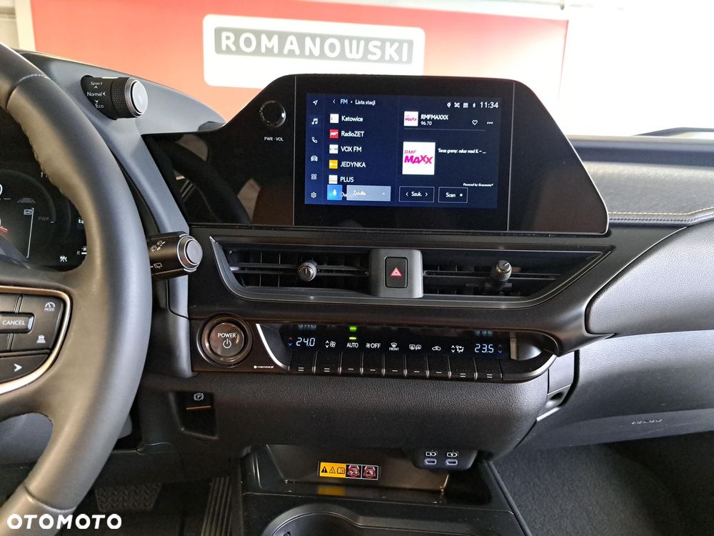 Lexus UX 300h Business - 15