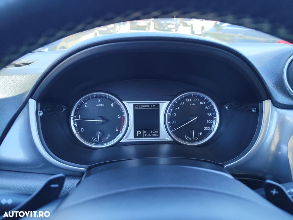 Suzuki Vitara 1.6 DDIS 4X4 Luxus Aut. - 6