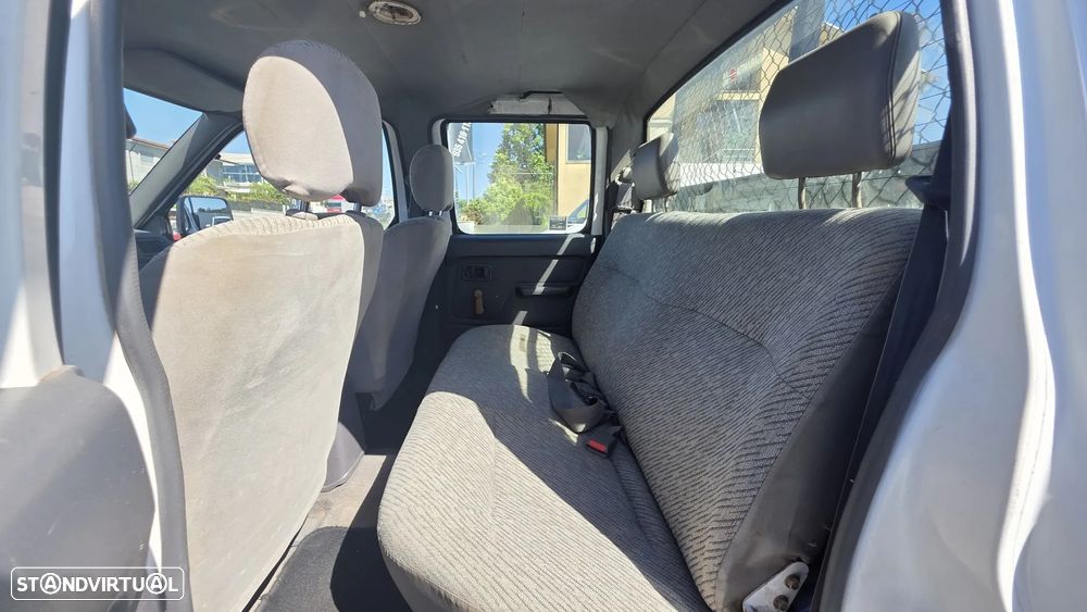 Nissan Pick Up 2.5 D CD - 13