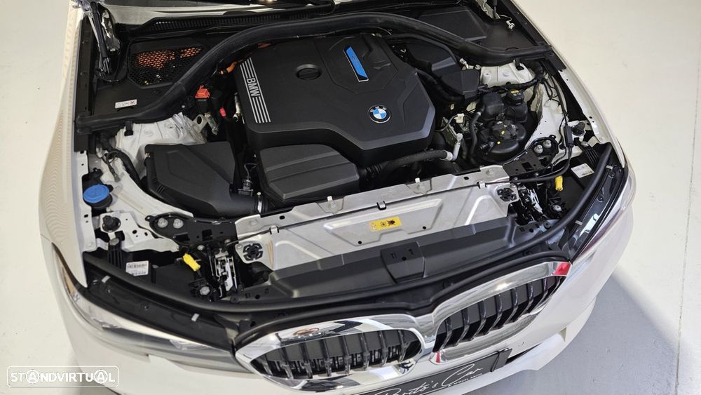 BMW 330 e Auto - 25