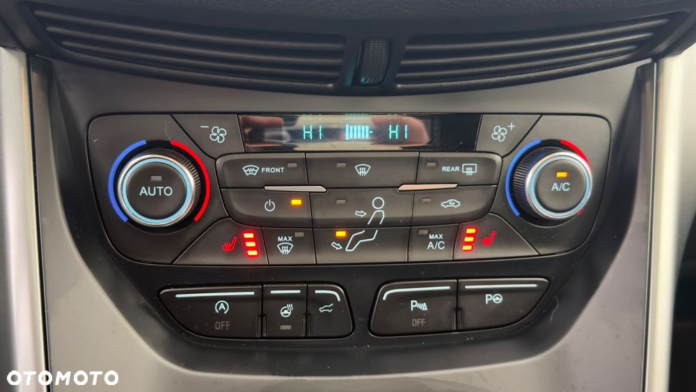 Ford Kuga 1.5 EcoBoost 4x4 Titanium - 16